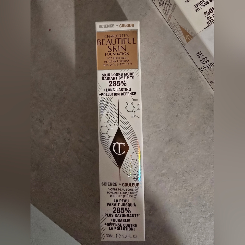 NIB $49 Charlotte Tilbury Beautiful Skin Medium Coverage Liquid Foundation 7W - Picture 7 of 7